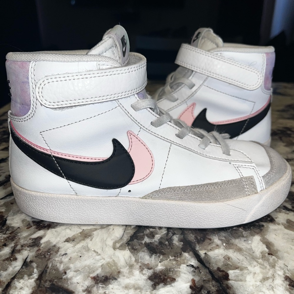 Girls Youth Size 2. Excellent used condition, with lots of life left.